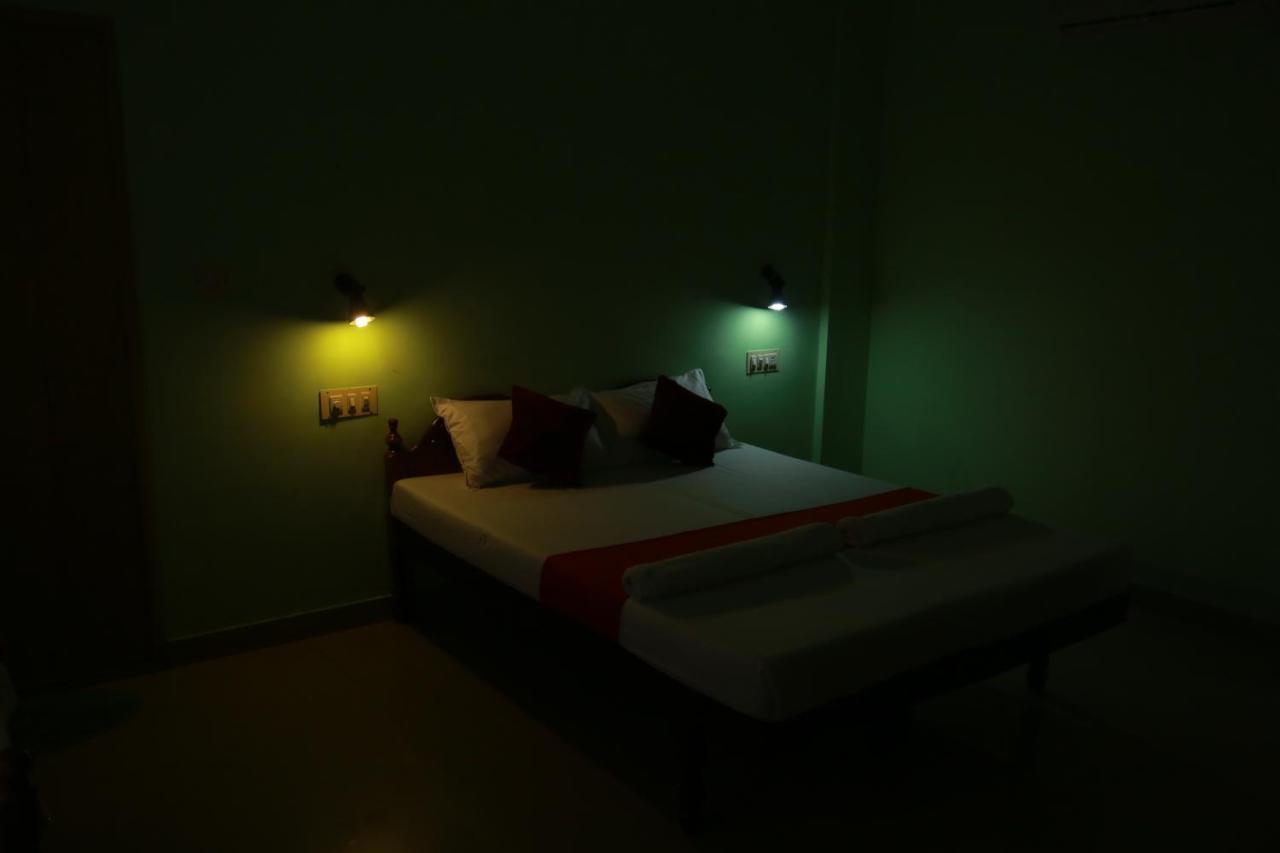 Shirleys Beach Hotel Kovalam Bagian luar foto