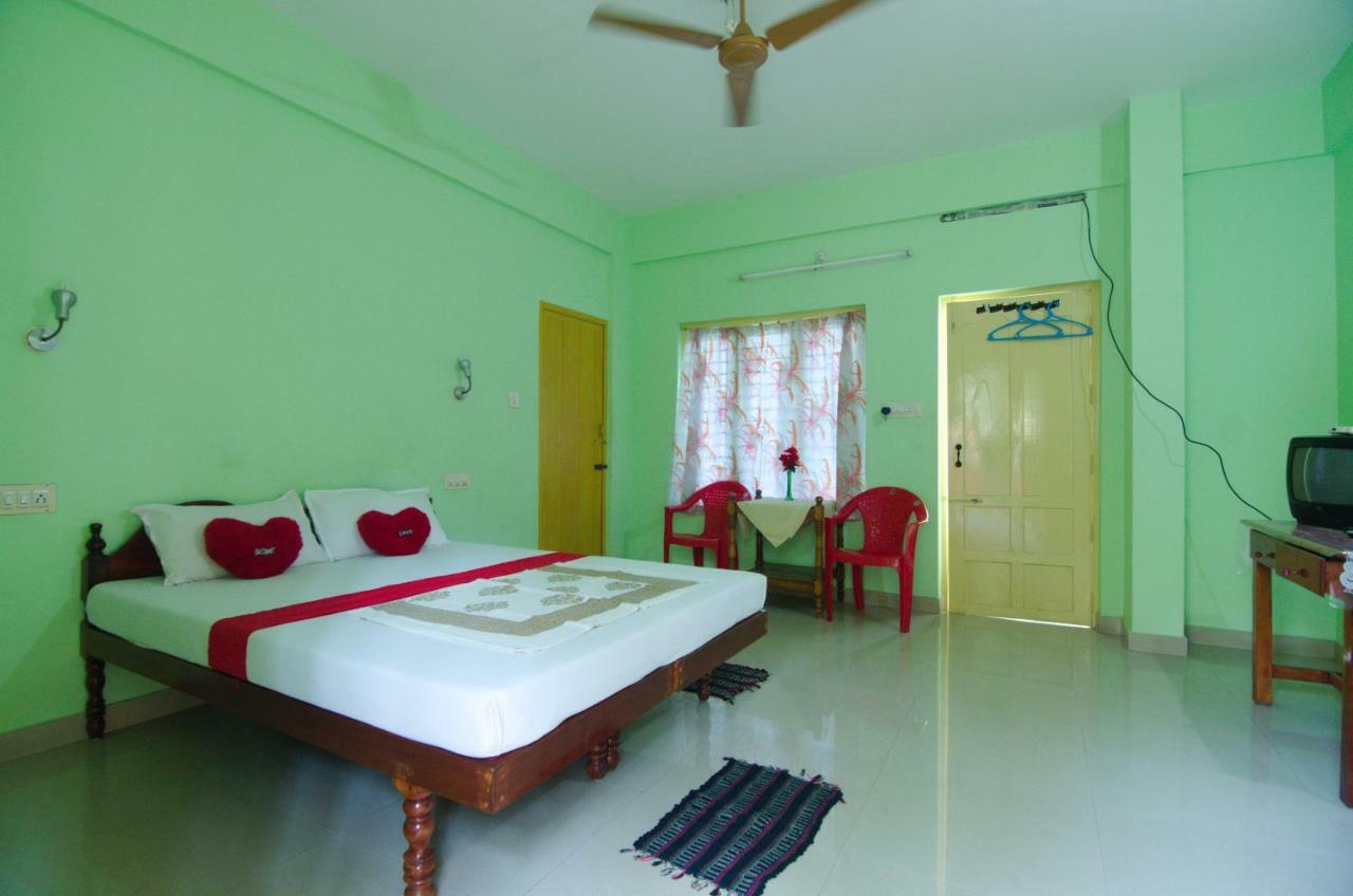 Shirleys Beach Hotel Kovalam Bagian luar foto