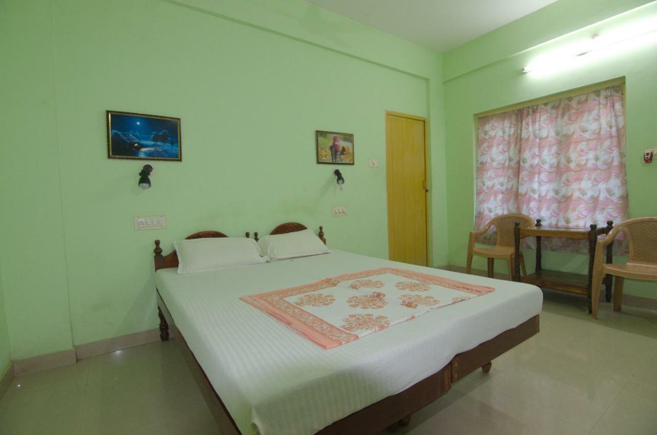 Shirleys Beach Hotel Kovalam Bagian luar foto