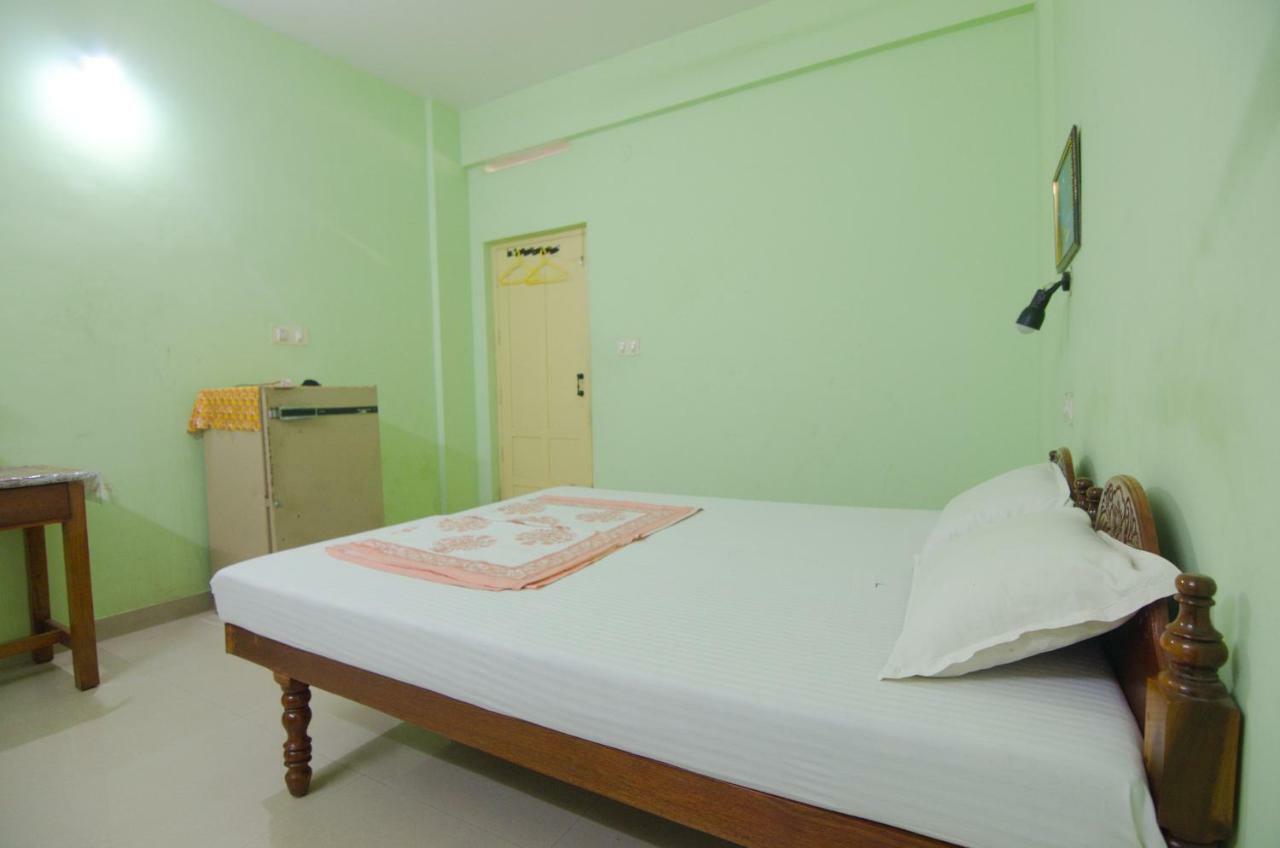 Shirleys Beach Hotel Kovalam Bagian luar foto